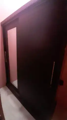 Lemari pakaian 2pintu geser +cermin besar
