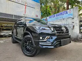 13 rb km Toyota Fortuner 2.8 GR sport diesel at 2023 nik 2022 hitam