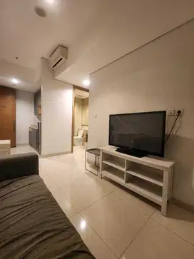 Sewa Apartemen Taman Anggrek 2BR Furnished, Jakarta Barat