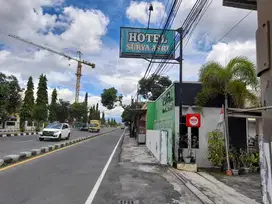 Hotel Melati di pinggir Jl. Ringroad Utara Maguwo Depok Yogyakarta