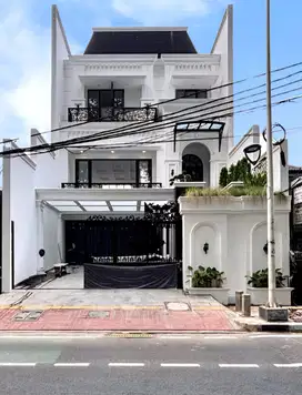 Rumah Baru Di Tebet-Bangunan 3 Lantai+Rooftop Ada Lift