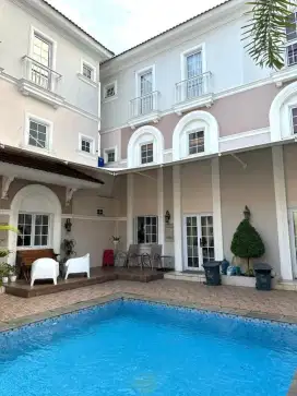 Dijual Rumah Full Furnished, 3 Lantai Di Vanya Park BSD