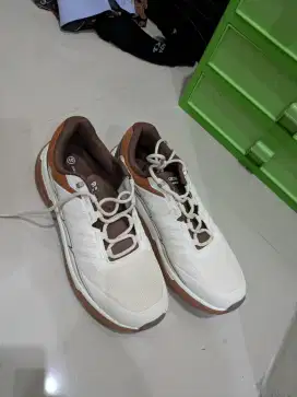 Sepatu Payless Cross Trekkers (baru ex hadiah)