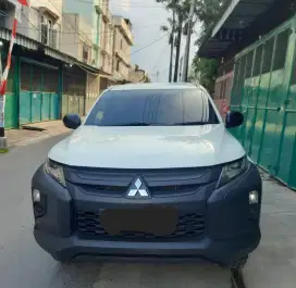 Mitsubishi triton single cabin 4x4 tahun 2021