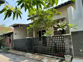 Disewakan rumah lengkap beserta perabotan rumah tangga