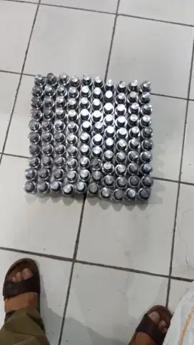 Kaki Meja Adjustable 1 1/2 inch bulat stainless