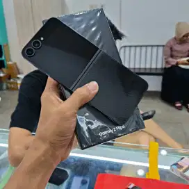 Samsung galaxy Z flip 6 5G 12/512 second