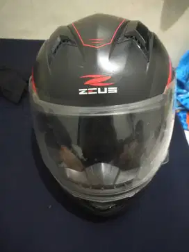 Helm Full Face Zeus 811