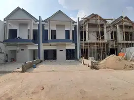 RUMAH 2LANTAI READY STOK SIAP HUNI BISA KPR  SEMUA BANK