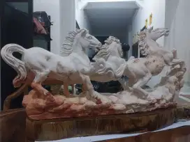 Kuda dari batu alam
