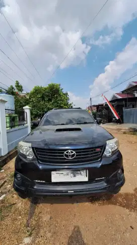 Di jual cepat Fortuner VNT TURBO DIESEL 2015