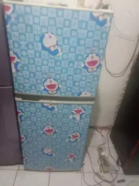 Di jual kulkas Sharp 2 pintu