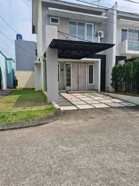 Rumah 2 lantai hook view danau di Bukit Dago Serpong
