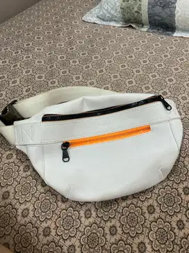tas pedro putih pria
