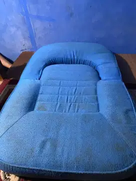 KURSI LIPAT FUNGSI BAIK .BUSAH TEBAL GAK ADA YG BOLONG TAU SOBEK.