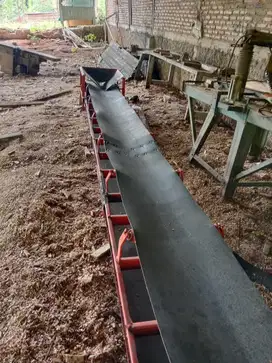 Conveyor dan motor dinamo