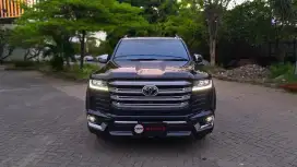TOYOTA LAND CRUISSER VX R300 2024 HITAM
