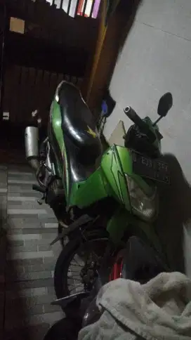 Kawasaki zx 130 2005