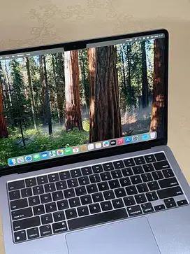 Macbook Air M2 2022 8/256 iBox