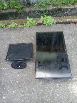 Di jual aja dari pada menyemak di  kantor ,tv dan monitor  murah aja
