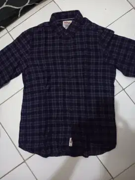 Kemeja kotak cowok