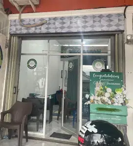 Pintu kaca toko