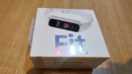 Samsung Galaxy Fit – Smartband Ringan & Stylish, Kondisi Mulus!