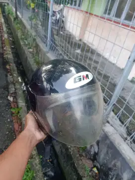 Di jual 3 buah helem  murah meriah bisa cod di antar   buruan