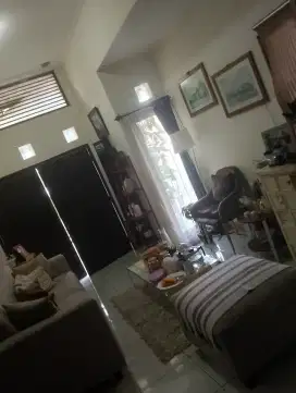 Menjual sofa bekas