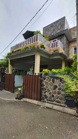 Rumah bukit golf Cibubur.  Minimalis tropis, bangunan kokoh baru 2019