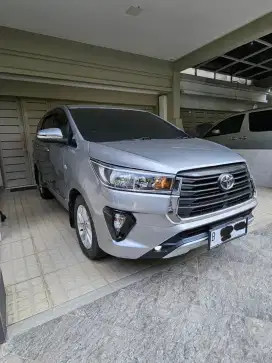 Kijang Innova Reborn V AT bensin 2016 Silver