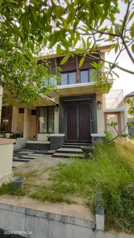 Jual rumah 2 lantai Lippo cikarang