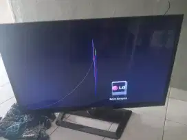 Tv Led LG 42 in type 42ls4600 kondisi retak.