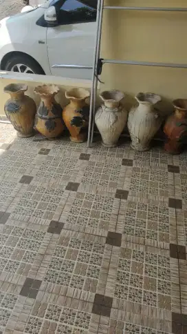 Gentong/Guci tanah liat vintage