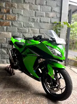 DI JUAL KAWASAKI NINJA 250 FI merah/hijau