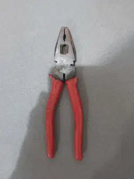 Tang ukuran sedang