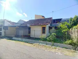 Rumah hitung tanah strategis dekat kampus UNS Surakarta