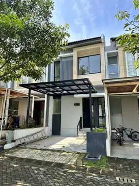 Dijual Town House 2 Lantai di Araya, Malang