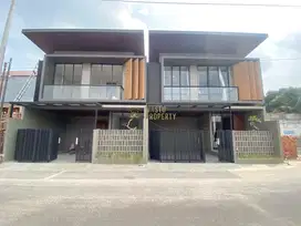 RUMAH BARU 2 LANTAI FULLY FURNISHED DEKAT SINDU KUSUMA EDUPARK