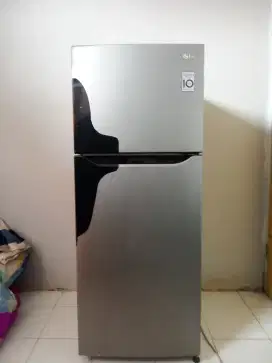 Kulkas 2 pintu LG inverter