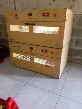 Mesin tetas telur