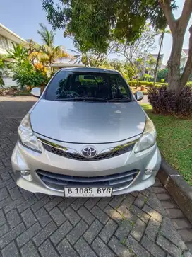 Toyota Avanza Veloz 1.5 th 2013 matic good condition
