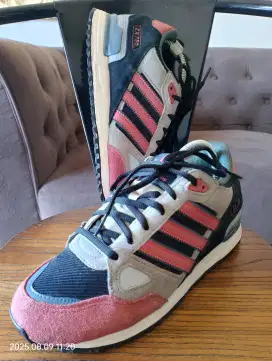 Preloved Sepatu Adidas ZX750 Like New