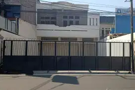Disewakan bangunan berada di mainroad jalan margacinta kota bandung
