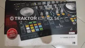 TRAKTOR KONTROL S4