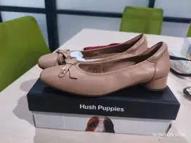 Flat shoes hush puppies