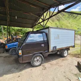 Mitsubishi L300 Box
