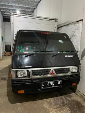 Mobil box L300 Maharin aja