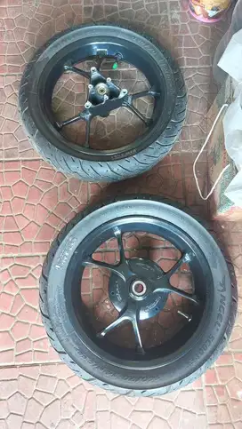 Velg dan ban aerox 155