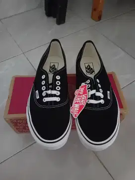 Vans Authentic Black White Original, BNIB